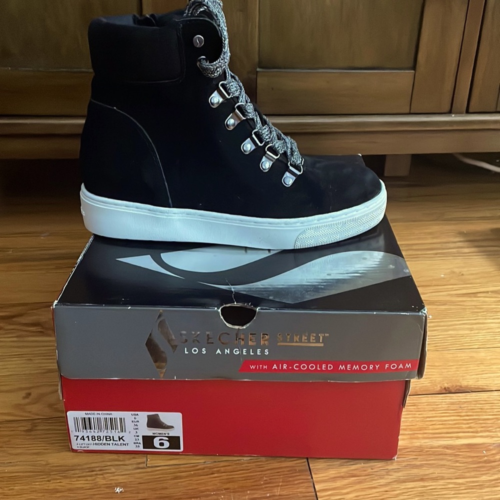 Women’s Wedge Sneakers, Black, Size 6